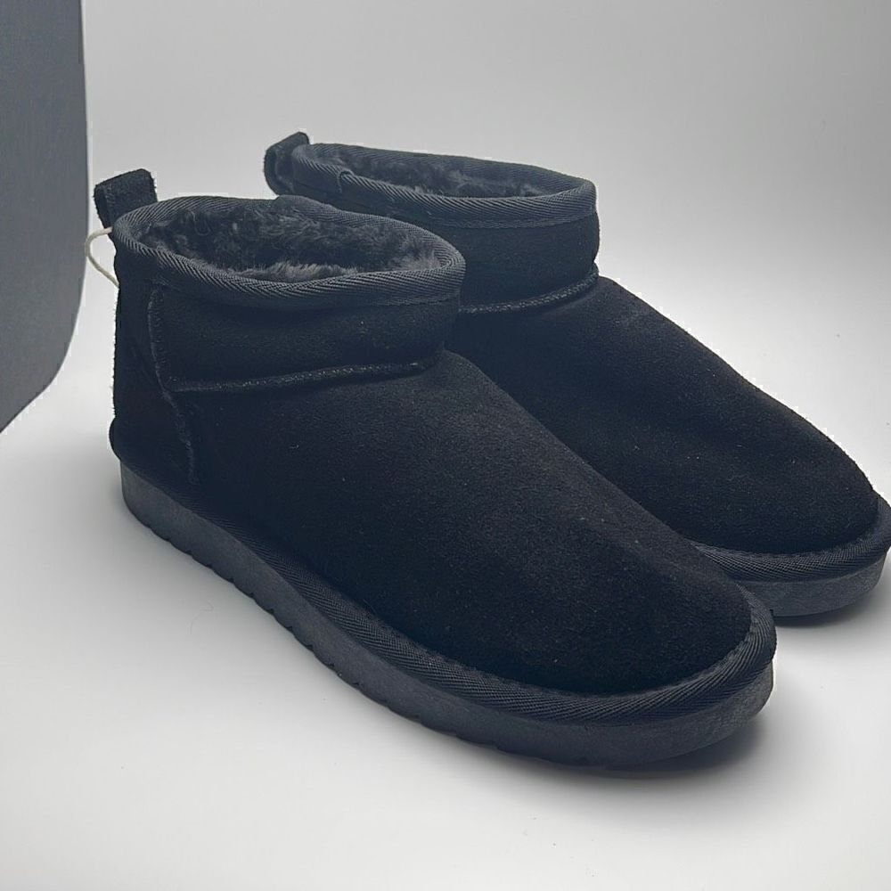 CUSHIONAIRE Women's pull on boot +Memory Foam 7 BLACK - Picture 1 of 7